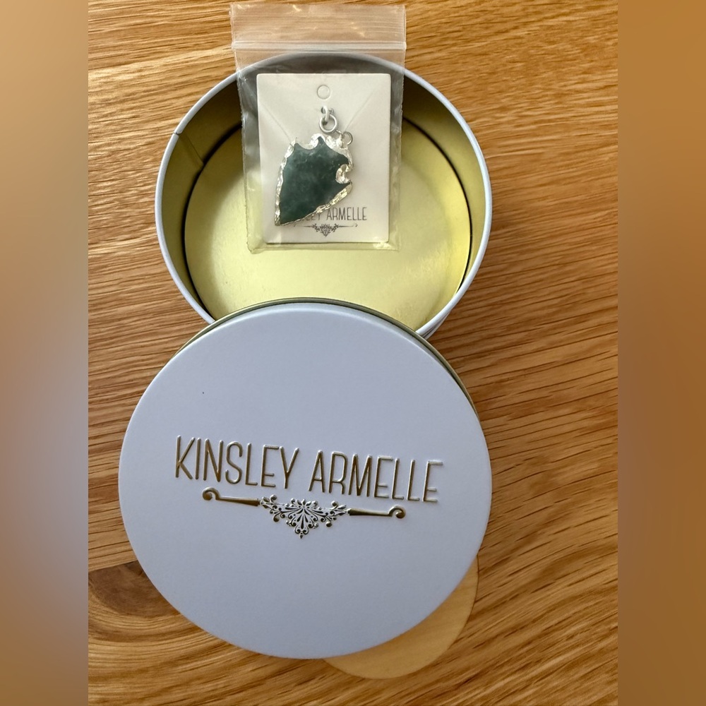 Kinsley armelle arrowhead charm